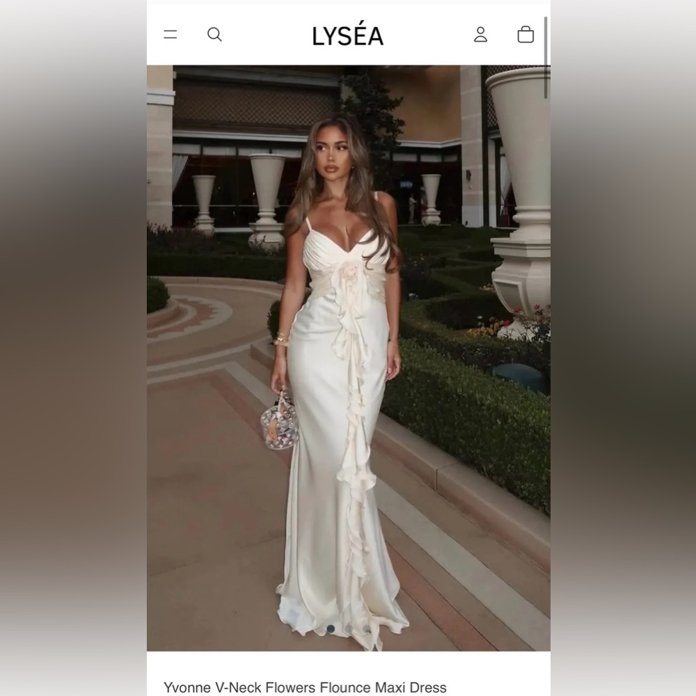 Lysesa Cream V-Neck Ruffle Maxi Dress, XS. Brand new, never worn